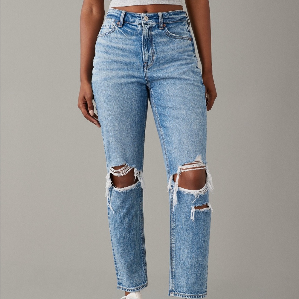 American Eagle Ripped Mom Jean, size 00